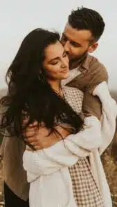 بين أحضان الوحش