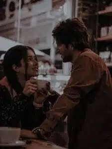 صغيرة بين يدي الآدم 2